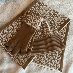Michael Kors Winter Set •scarf  hat  gloves•